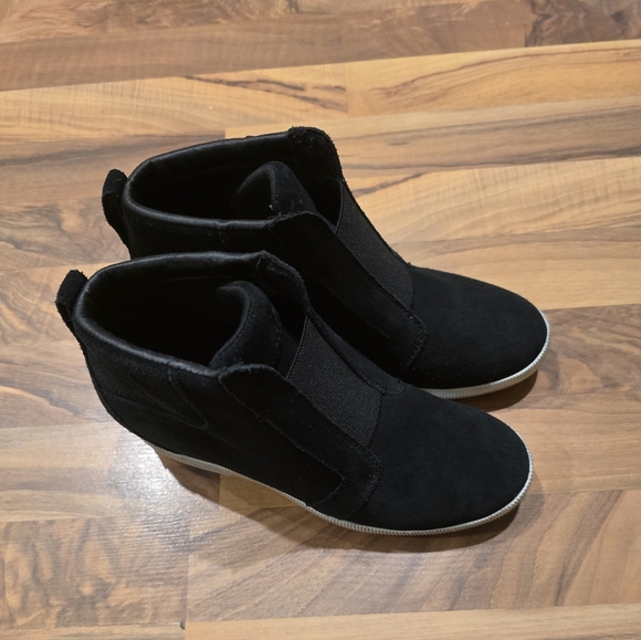 Sorel Women's Out N About Hidden Wedge Black And White Ankle Bootie Size 9 - Picture 3 of 10